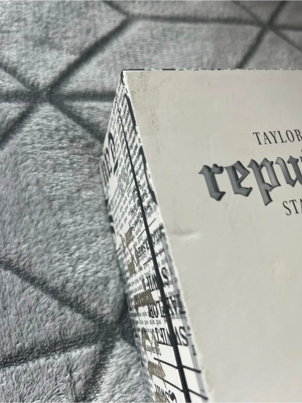 Taylor Swift Reputation VIP Box Patch CD Card Working Screen - Picture 4 of 15